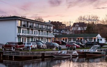 Picton Harbour Inn, Prenota Hotel Hotel a Ontario con parcheggio, Parcheggio