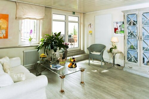 STADT-Hotel Lörrach GbR, Забронировать Отель Отели Markgräflerland 3 звезды, 3*