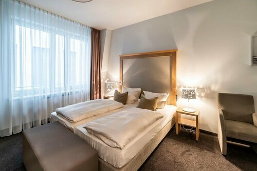 Aparthotel Am Schloss, Rezerwuj Apartamentowiec hotelowy Hotele w Drezno z parkingiem, Parking