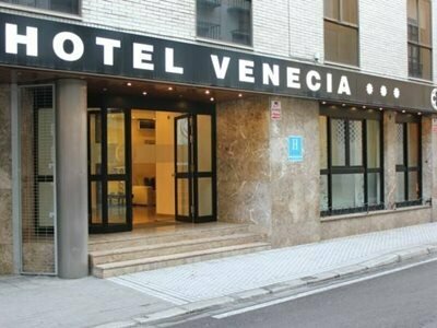 Hotel Venecia, Забронировать Отель Отели Севильи с парковкой, Парковка