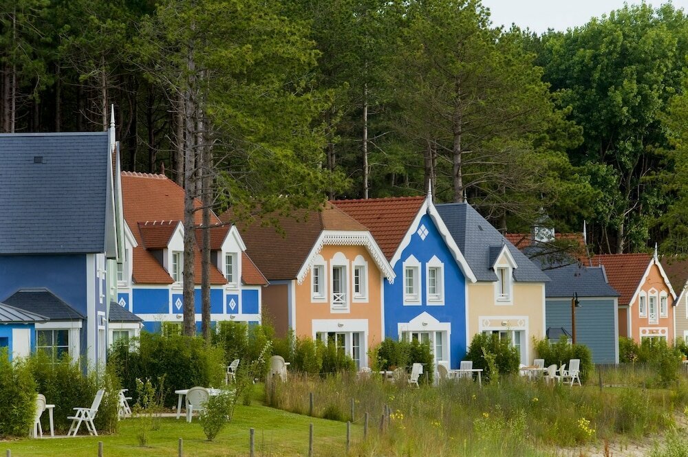 BELLE DUNE Village Vacances face à lAquaclub de FORT MAHON
