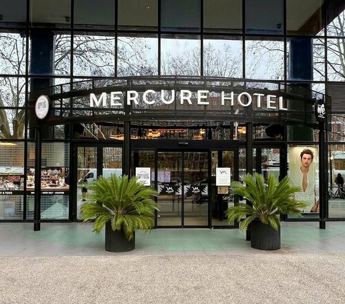 Hotel Mercure Toulouse Centre Compans, Забронировать Отель Отели Тулузы с парковкой, рядом с Магазин электроники The KASE Toulouse Saint-Rome, Парковка