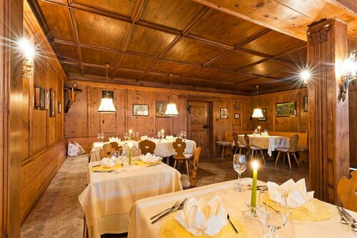 Hotel Lambrechtshof, Забронировать Отель Отели Bolzano and surroundings с бассейном, Бассейн