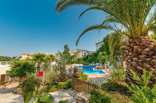 Park Hotel Villa Americana, Book Hotel Hoteller i Foresta Umbra med parkering, Parkering