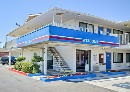 Motel 6 Fresno, CA - Blackstone North, Foglalás Motel Fresno Kalifornia