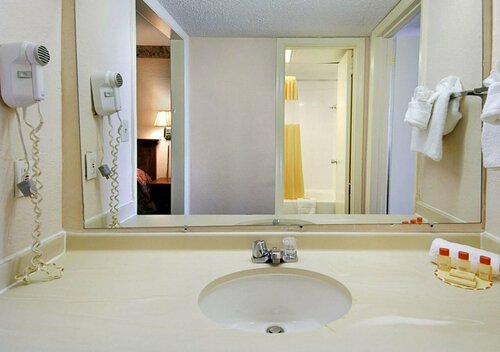 Days Inn by Wyndham Myrtle Beach-Beach Front, Забронировать Мини-отель Мини-отели Южной Каролины, Мини-отель