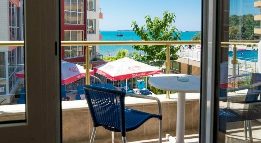 Iris Hotel
