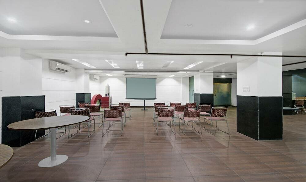 Hotel Maharaja Residency & Banquet