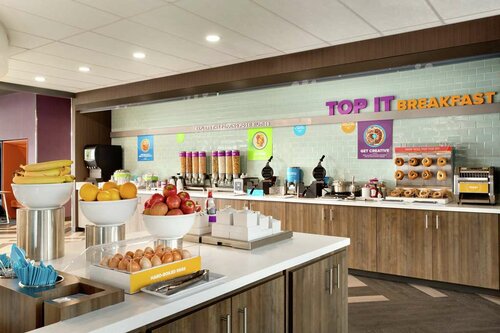 Tru by Hilton St. Charles St. Louis, MO, Book Hotel Hoteller i Chicago med parkering, Parkering