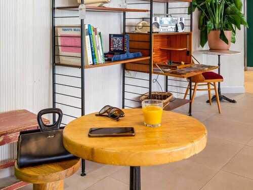 Greet Hotel Salon de Provence, Book Hotel Salon-de-Provence Carros