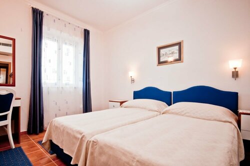 Barba Petra Dvori Apartments, Rezerwuj Apartament Hotele w Split Region z Parkingiem, Parking