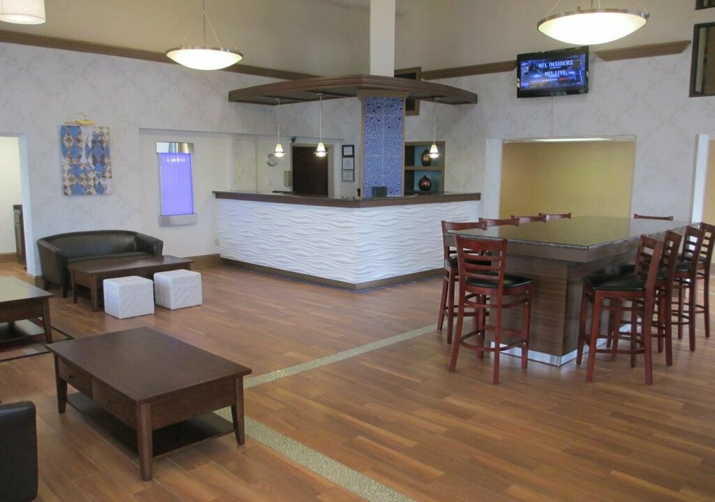 Courtyard by Marriott Hampton Coliseum Central
