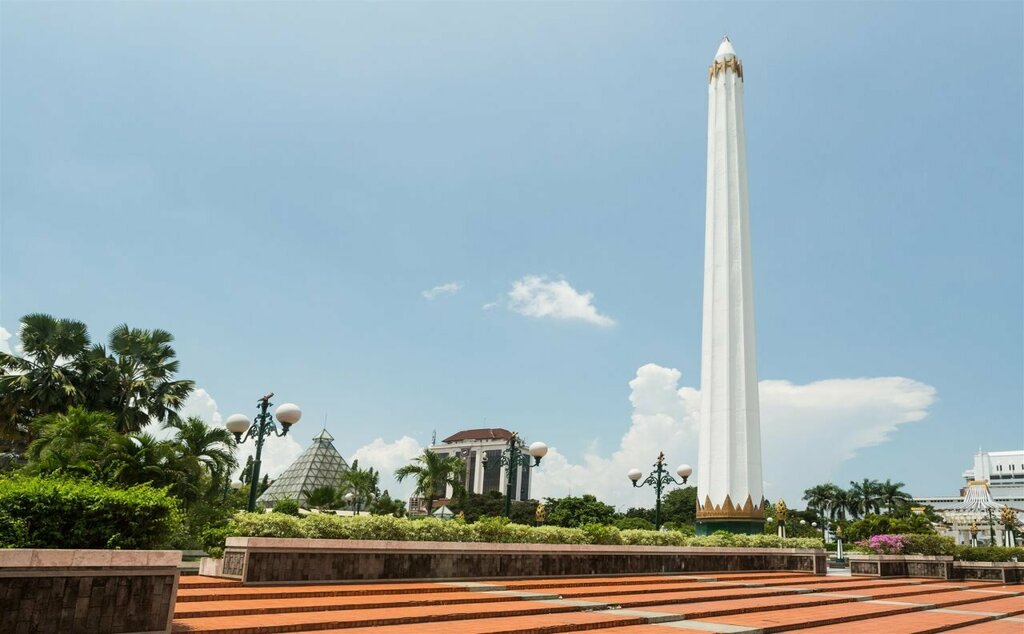 Monoloog Hotel Surabaya
