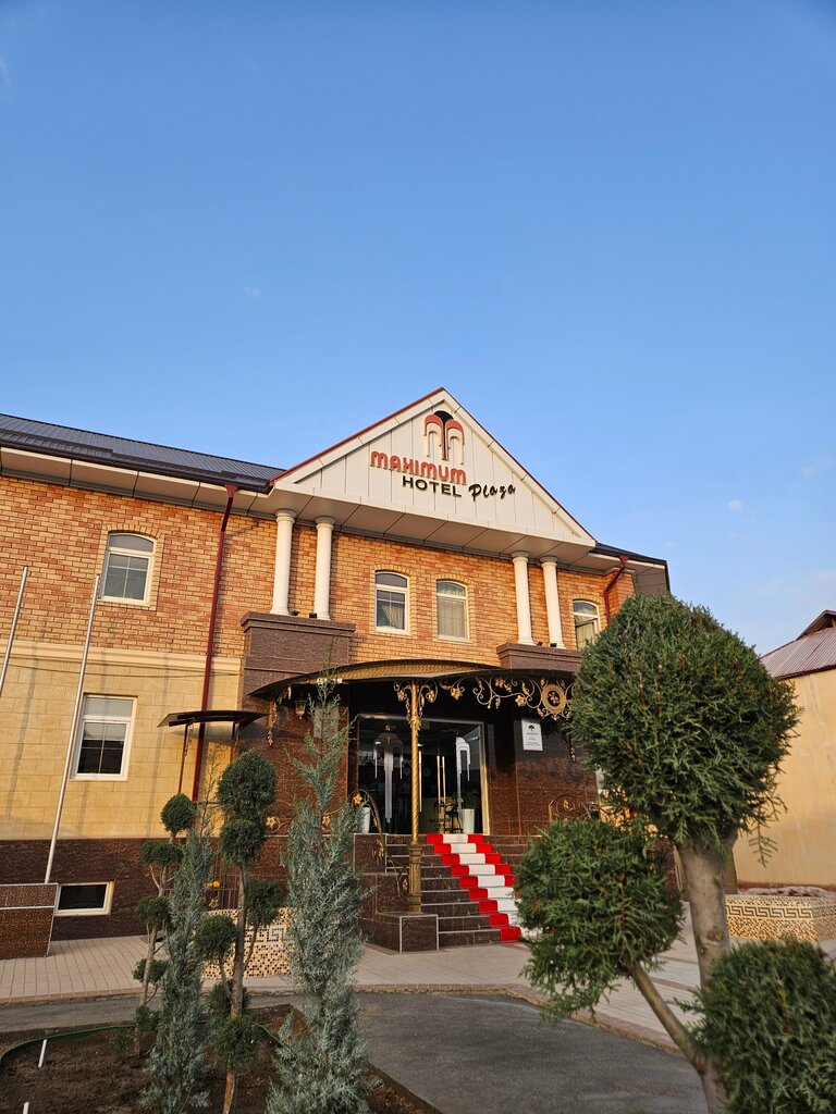 Maximum Hotel