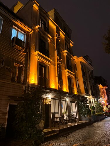 The Camelot Hotel, Забронировать Отель Фатих Стамбул, рядом с Цистерна Феодосия