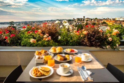 Hotel Bonotto, Забронировать Отель Отели Ломбардии с парковкой, Парковка