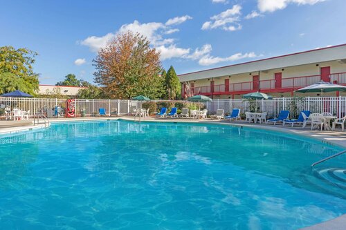 Hilltop Inn & Suites, Book Hotel Yonkers Westchester County