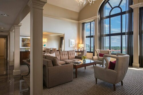 Renaissance Austin Hotel, Забронировать Отель Остин Greater Austin, рядом с Торговый центр The Arboretum