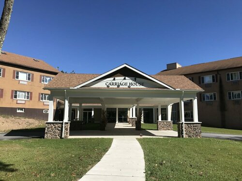 Carriage House Country Club, Забронировать Отель Поконо-Мэнор Camelback