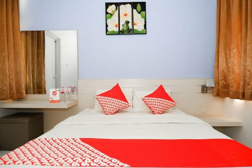 Super OYO 389 Sky Guesthouse, Book Hotel Billige hoteller i Semarang, nær Blenduk Church