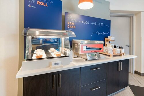 Holiday Inn Express Columbus Downtown by IHG, Rezerwuj Hotel Hotele w Ohio z basenem, Basen