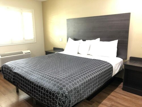 Simply Home Inn & Suites - Riverside, Забронировать Отель Риверсайд Калифорния