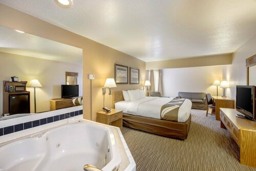Quality Inn - Storm Lake, Забронировать Отель Сторм-Лейк Айова
