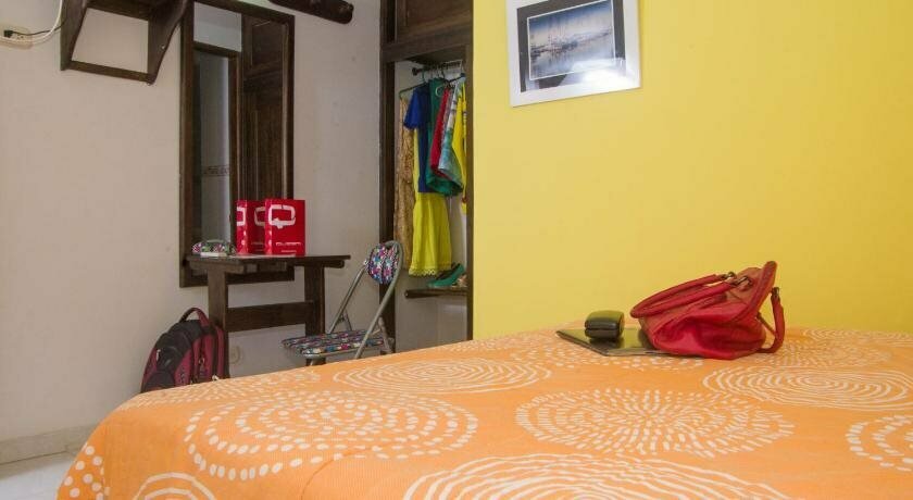 Hostal Parque Real