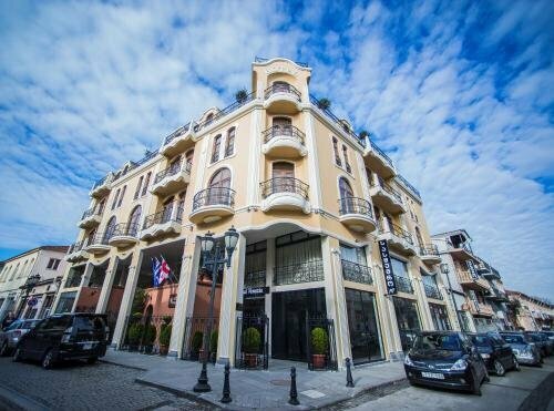 Royal Venezia Hotel, Забронировать Отель Батуми Батуми - побережье, рядом с Государственный музей искусств Аджарии