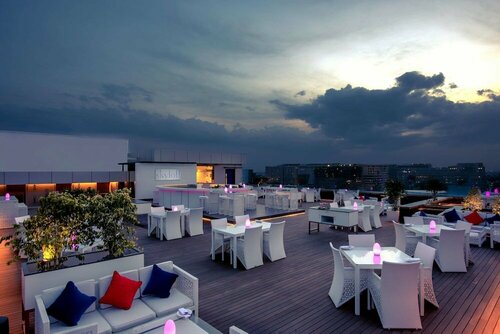 Feathers- A Radha Hotel, Chennai, Забронировать Отель Нандамбакам Ченнаи