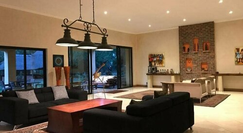 Aramesh Luxury Guesthouse, Book Hotel Hoteller i Gauteng med parkering, Parkering