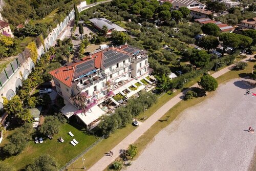 Hotel Baia Azzurra - Lake Front, Забронировать Отель Отели Арко 4 звезды, 4*