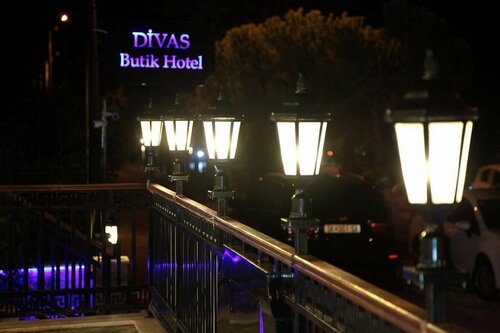Divas Butik Hotel, Забронировать Отель Отели Бурхание с бассейном, Бассейн