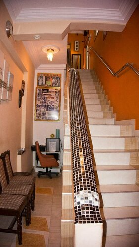 Jesiwa B's Little Palace, Book Hotel Hoteller i Greater Accra med parkering, Parkering