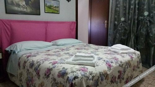BB La Finestra Sul Cortile, Book Hotel Hoteller i Lazio med pool, Swimmingpool