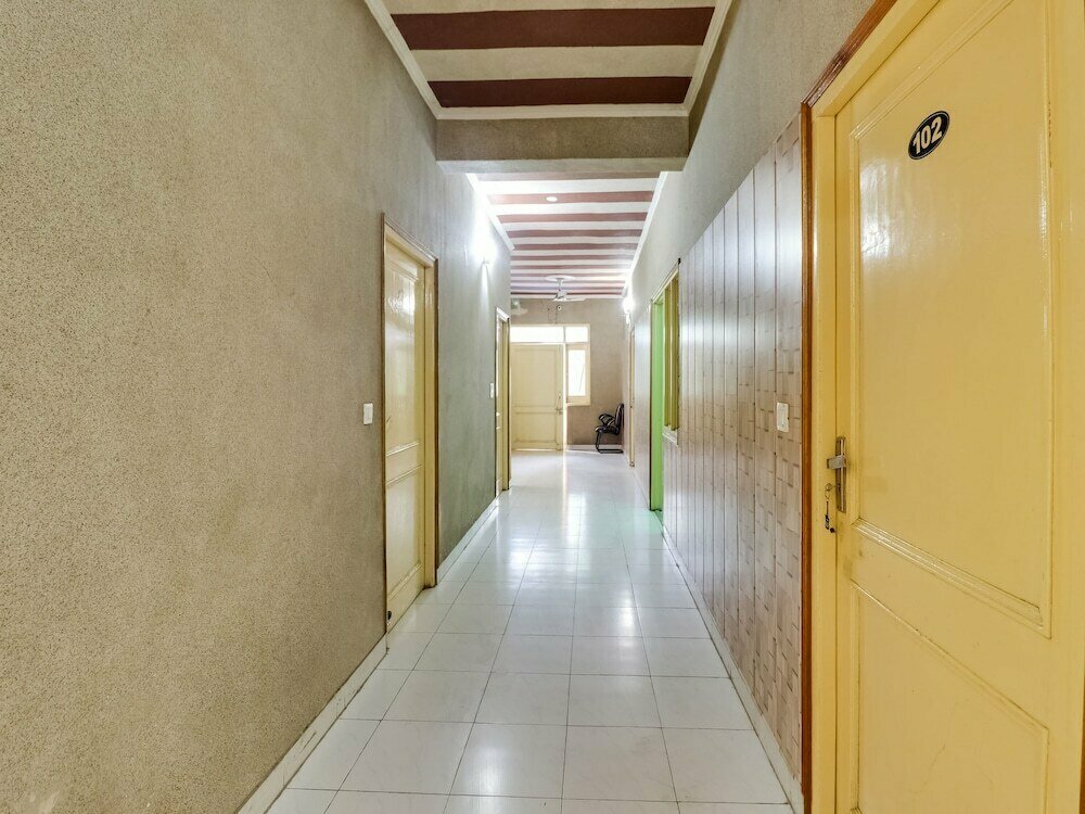 Oyo 46131 Hotel Arora