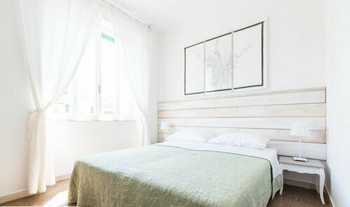B&B In White, Book Bed and Breakfast Appio Latino Rom