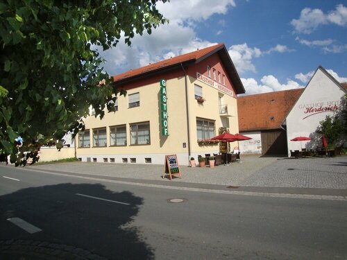 Hotel Gasthof Herderich, Забронировать Отель Отели Баварии с парковкой, Парковка