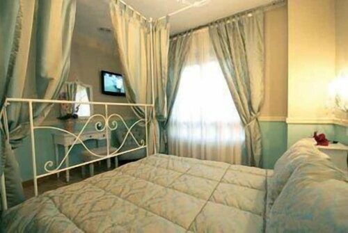 Hotel Confort BRASEROS, Забронировать Отель Бургос Burgos Province