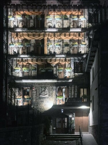 Hostal Lola, Rezervasyon Otel Isaba Roncal Valley
