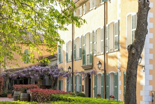 Hostellerie De L'abbaye De La Celle - Teritoria, Забронировать Отель Бриньоль Green Provence