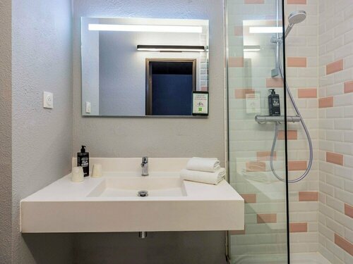 Ibis Styles Toulouse Centre Canal du Midi, Забронировать Отель Отели Тулузы с завтраком, рядом с Сад растений, Завтраки