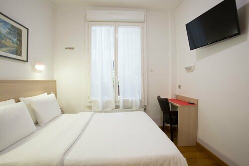Hotel Darcet, Забронировать Отель 17-й округ: Батиньоль Париж, рядом с Порт де Клиши