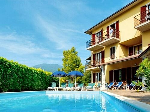 Hotel Astra, Забронировать Отель Отели Ломбардии с питанием, Пансион