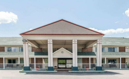 Days Inn Columbus Indiana, Book Hotel Hoteller i Indiana med parkering, Parkering