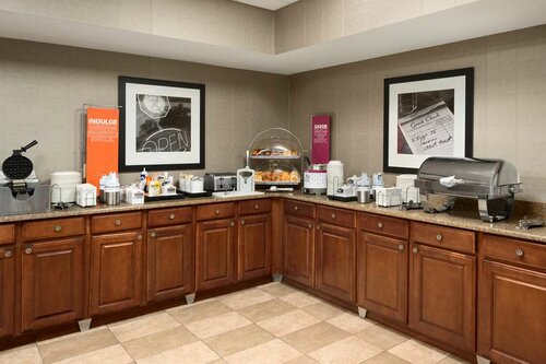 Hampton Inn & Suites Detroit Sterling Heights, Varaa Hotelli  