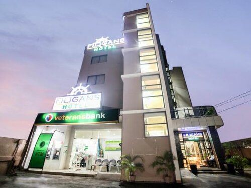 RedDoorz Plus near Rizal Junction, Забронировать Отель Отели и гостиницы Puerto Princesa City, рядом с Immaculate Conception Cathedral, Отель
