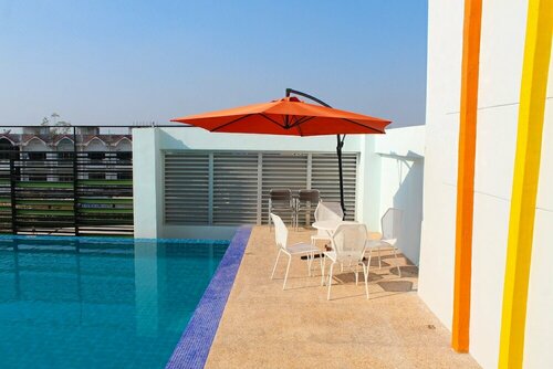 42C The Chic Hotel, Забронировать Отель Накхонсаван Nakornsawan Province