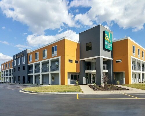 Quality Inn Northwest, Забронировать Отель Индианаполис Индиана