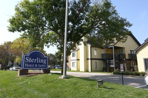 Sterling Hotel and Suites, Забронировать Отель Клив Айова